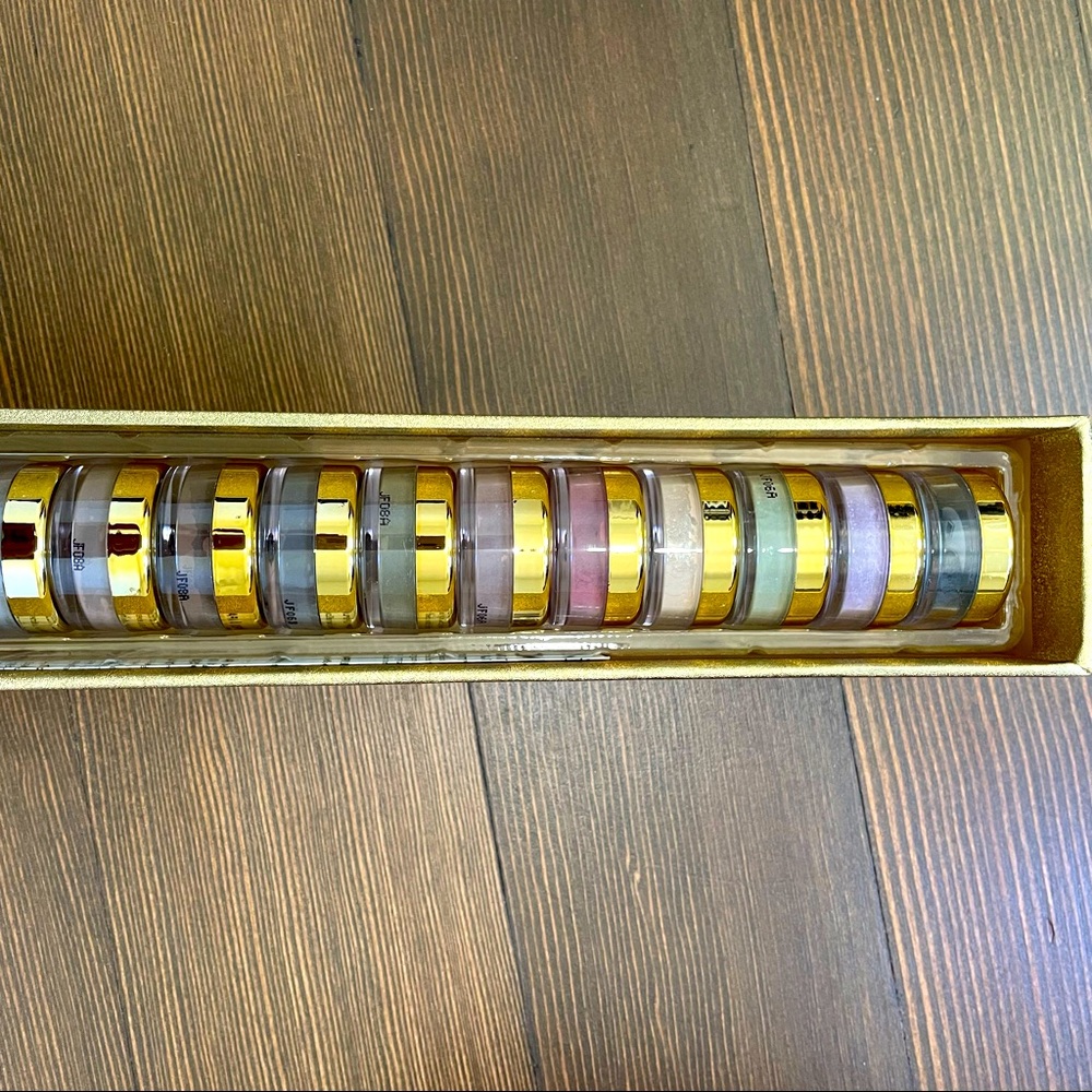 NEW A Vision in Velvet 20pc eyeshadow collection bareMinerals